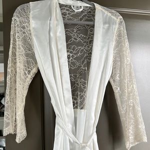 Never worn Linea Donatello S/M ivory robe